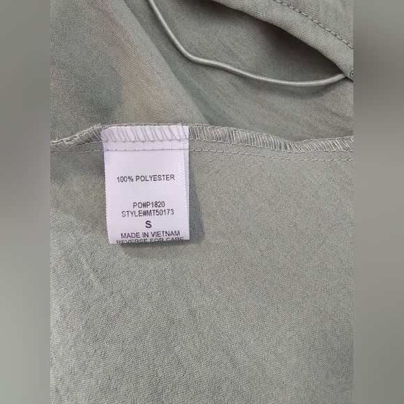 Timing Sage Elastic Strap Top - Picture 5 of 5